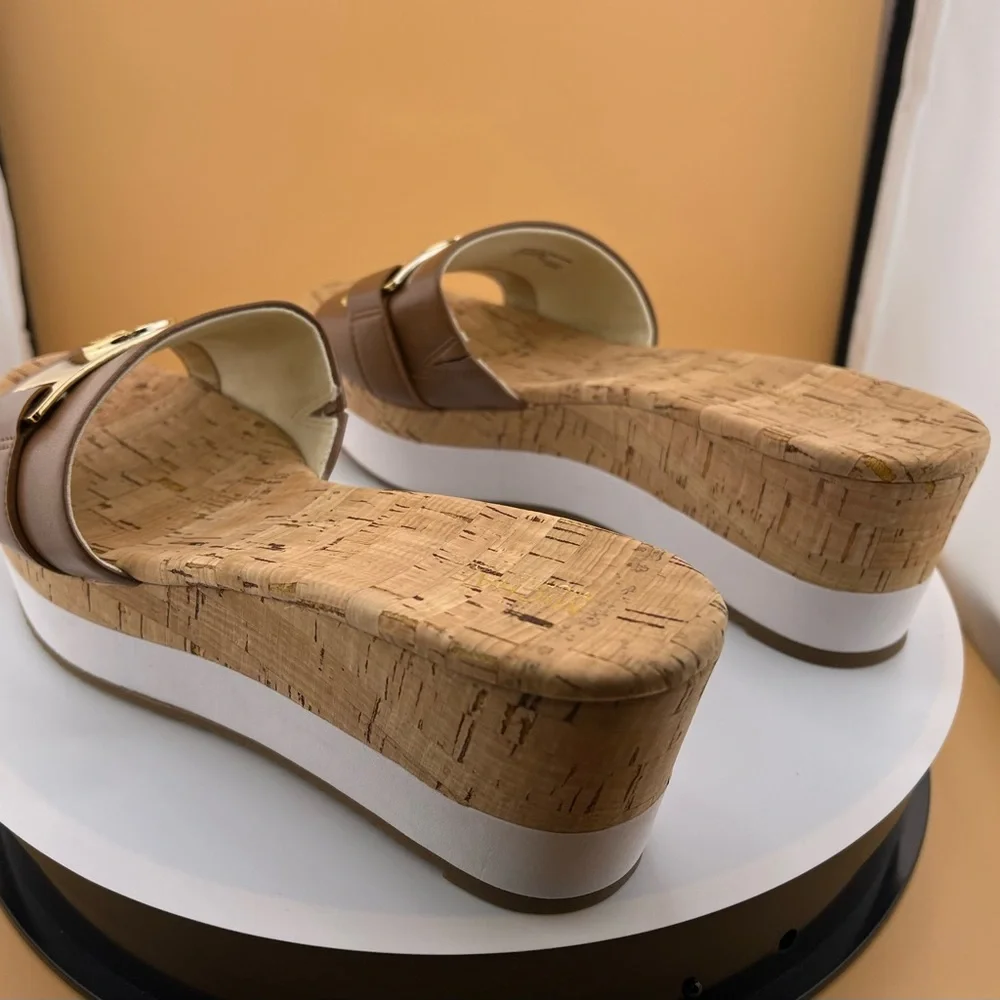 Michael Kors Women’s Warren Platform Sandals. Leather, open toe, MK logo. New